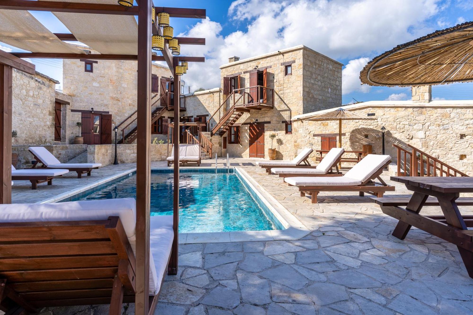 Stone Court Boutique Studios Miliú Kültér fotó