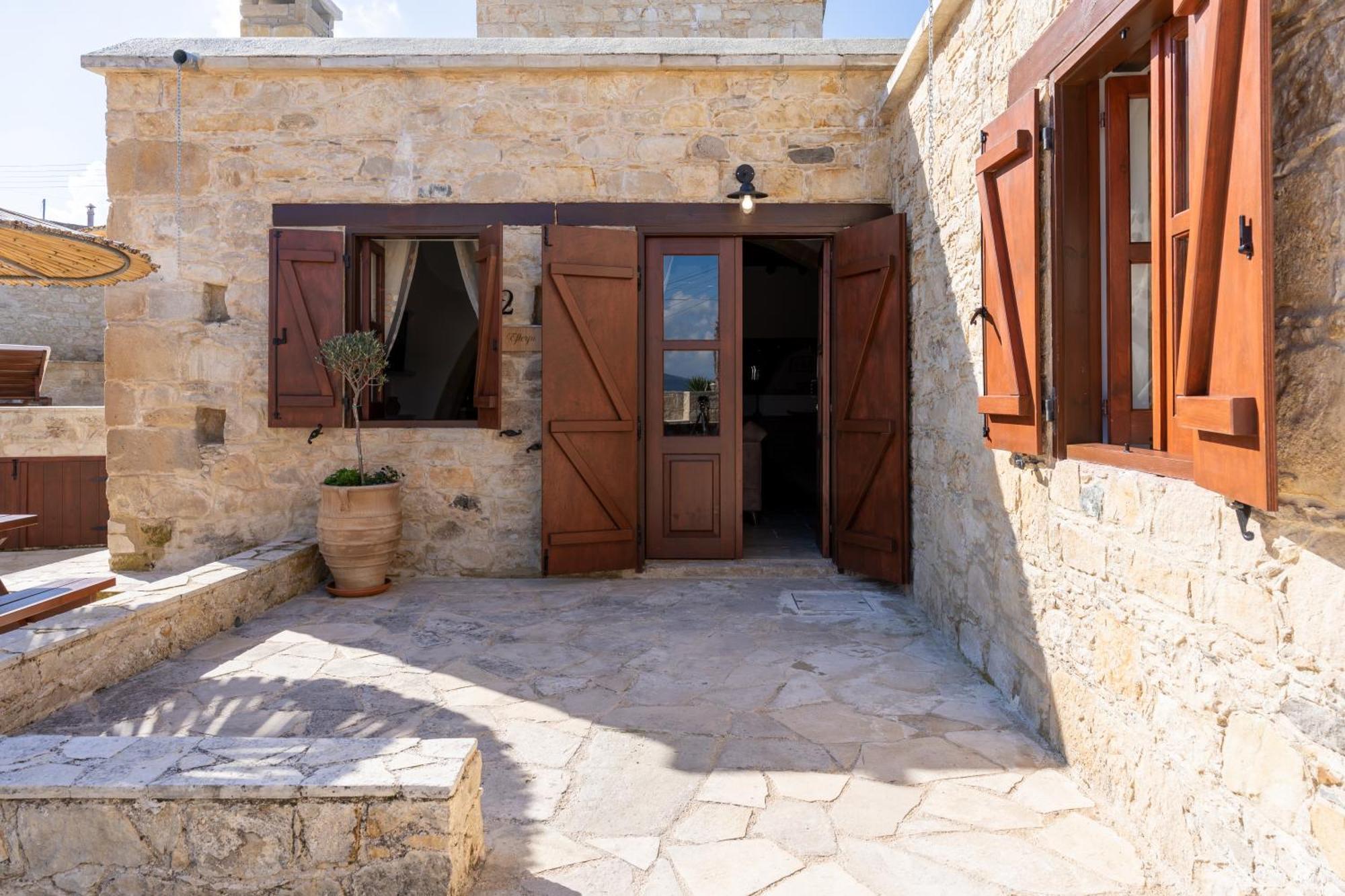 Stone Court Boutique Studios Miliú Kültér fotó