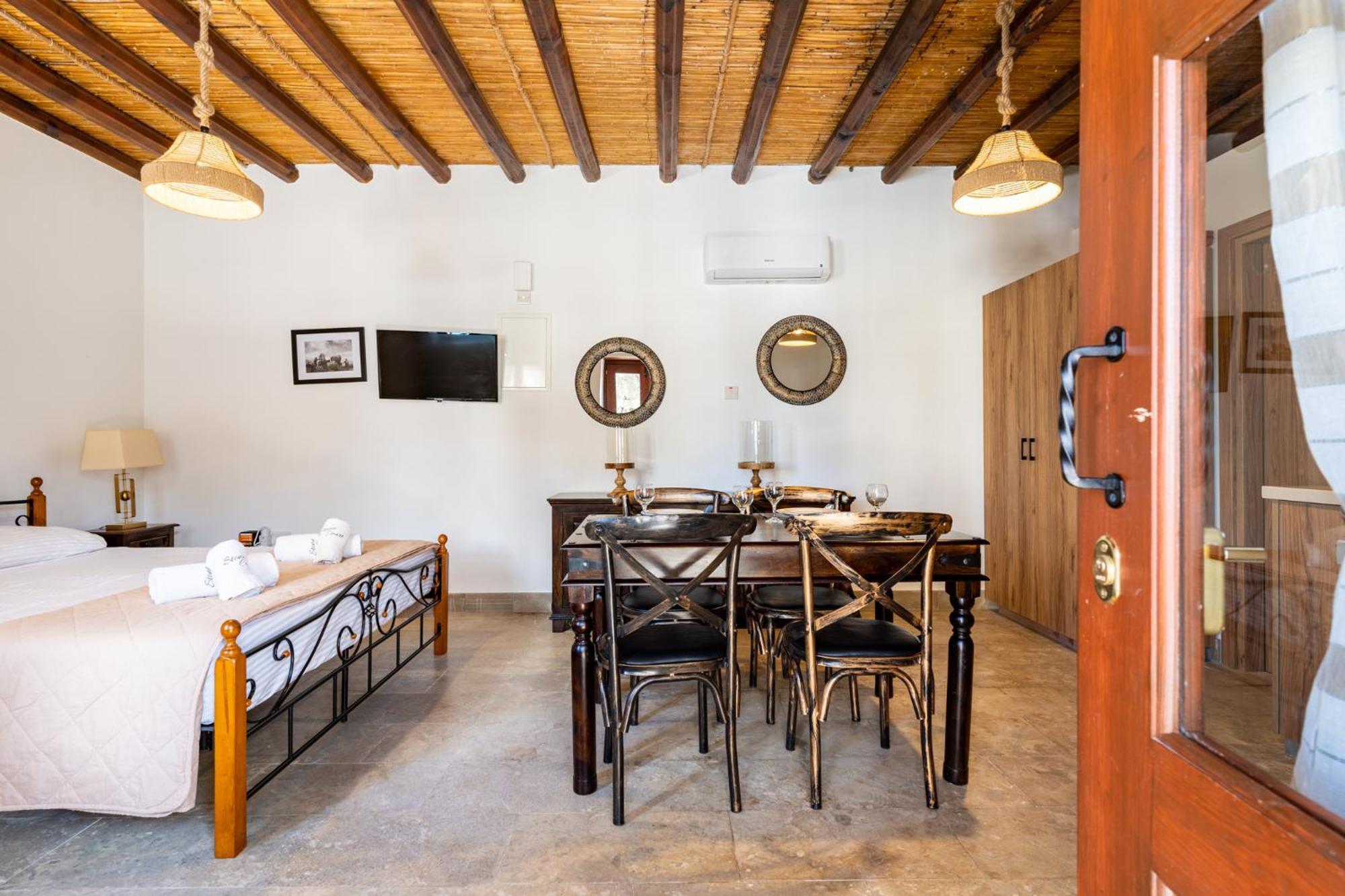 Stone Court Boutique Studios Miliú Kültér fotó