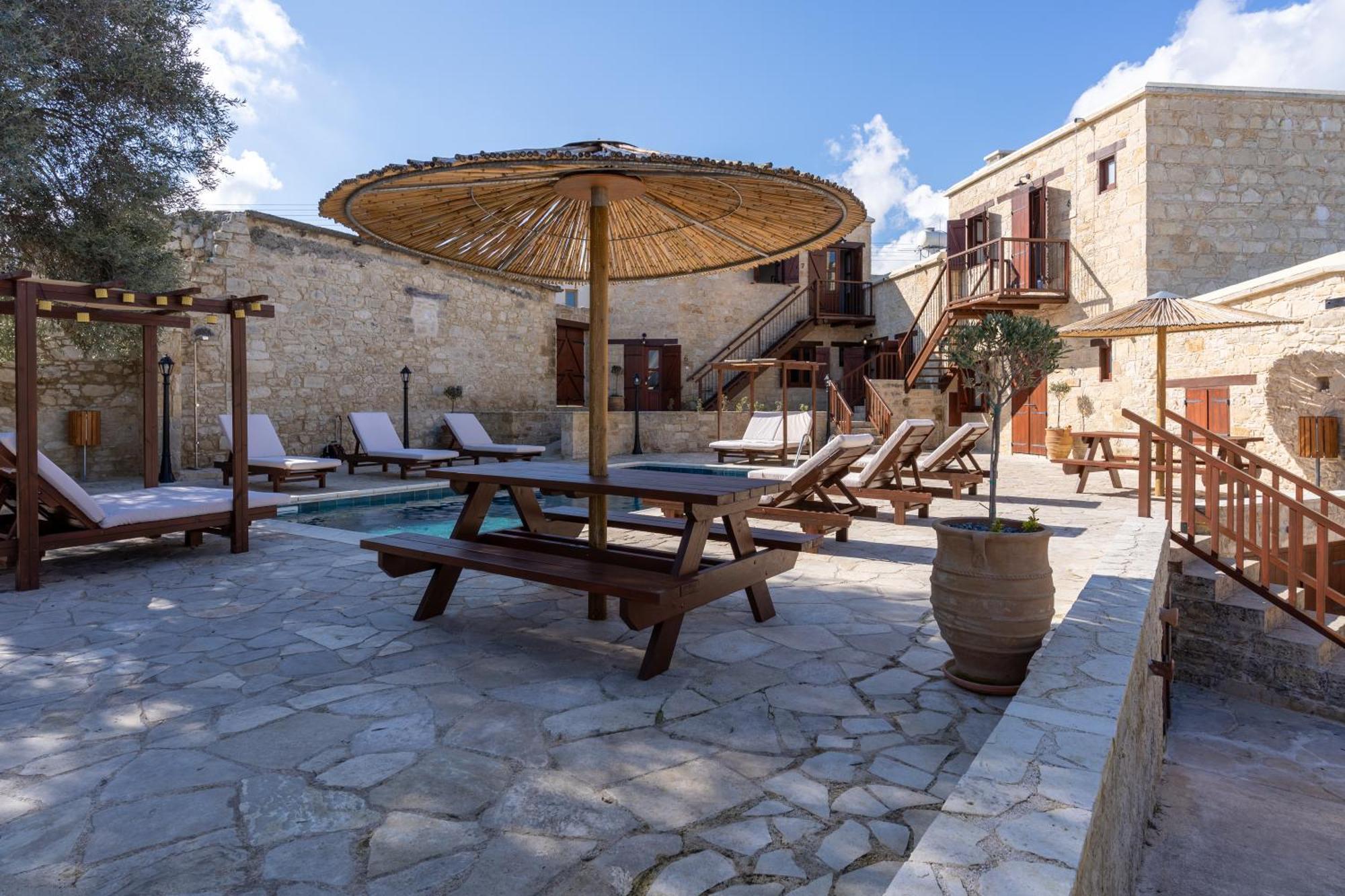 Stone Court Boutique Studios Miliú Kültér fotó